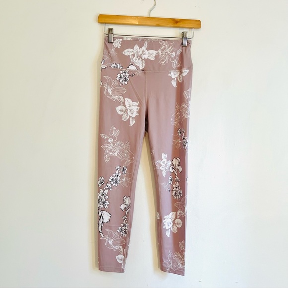 NWOT athletic top and leggings - Picture 3 of 16